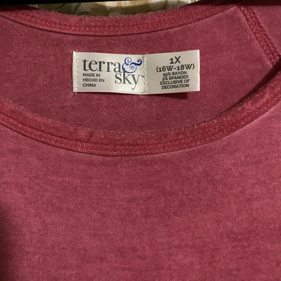 Cute pink tunic with cold shoulders - Picture 3 of 4